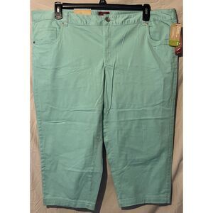 Merona Ladies‎ Capris Size 18 Mid Waste Straight Hip Stretch New With Tags